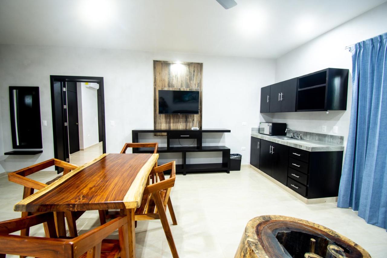 Hotel Casa Tortuga Tulum - Cenotes Park Inclusive Eksteriør bilde A typical apartment at the hotel