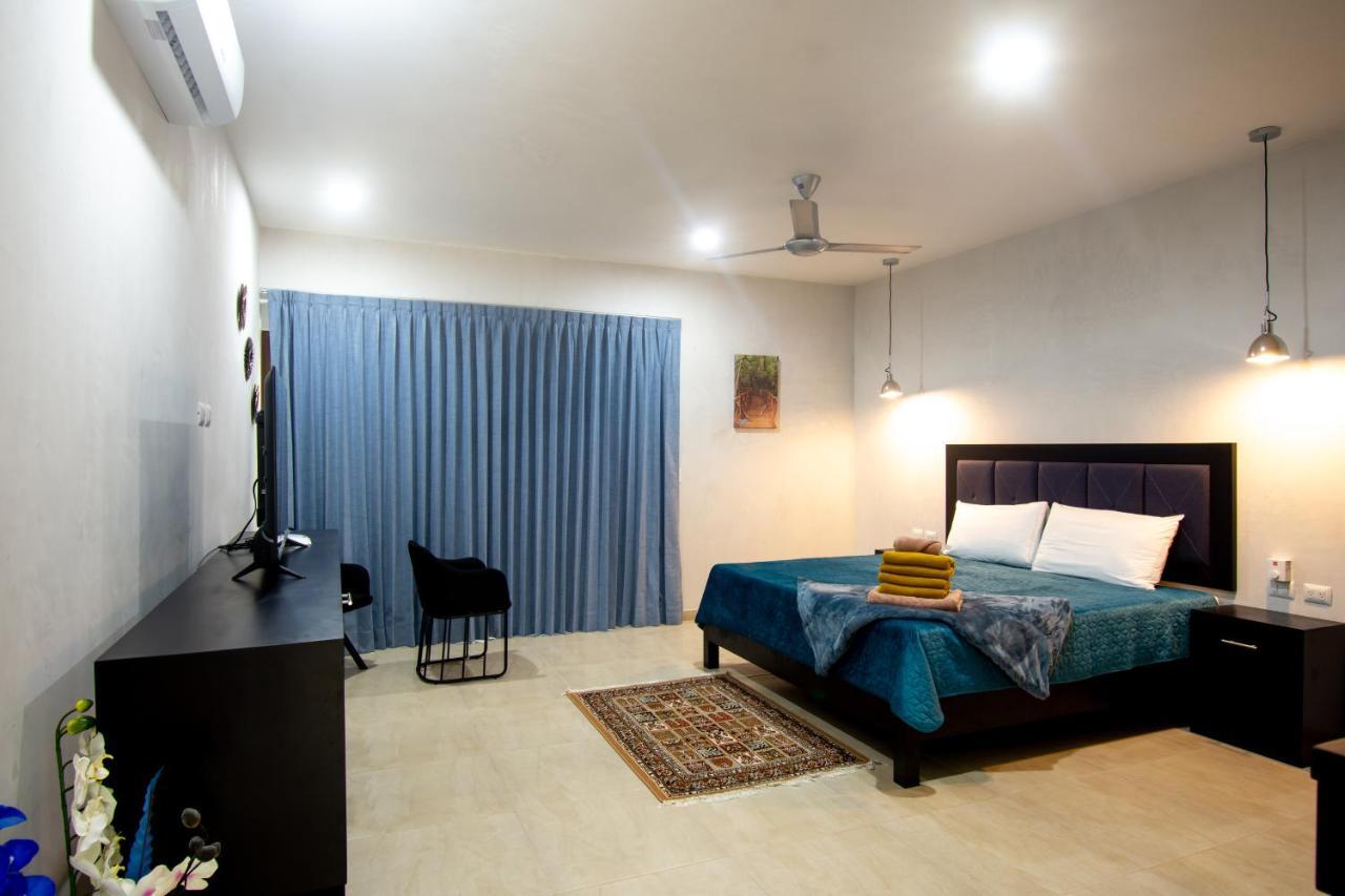 Hotel Casa Tortuga Tulum - Cenotes Park Inclusive Eksteriør bilde A bedroom in a hotel