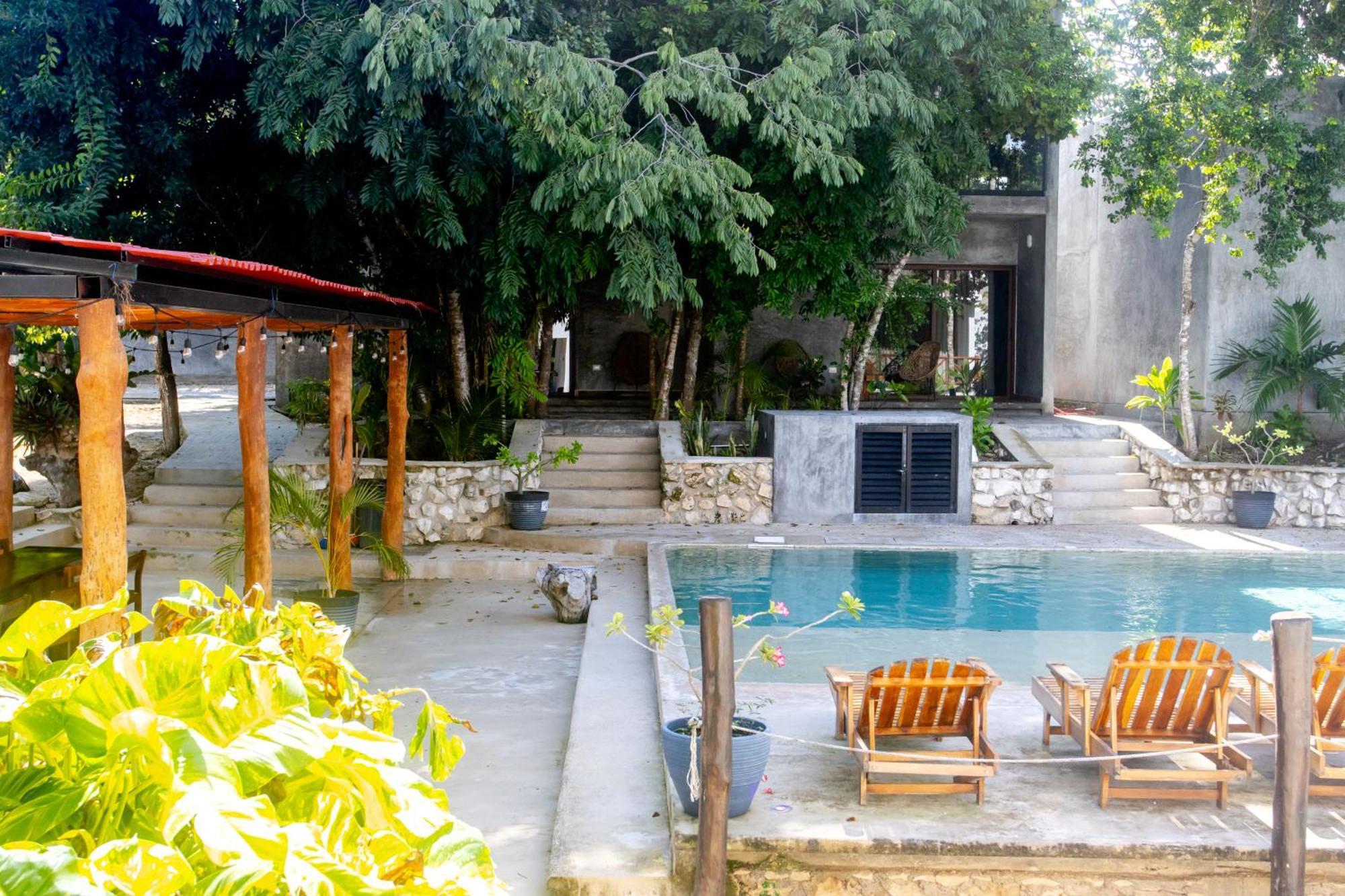 Hotel Casa Tortuga Tulum - Cenotes Park Inclusive Eksteriør bilde The swimming pool at the hotel