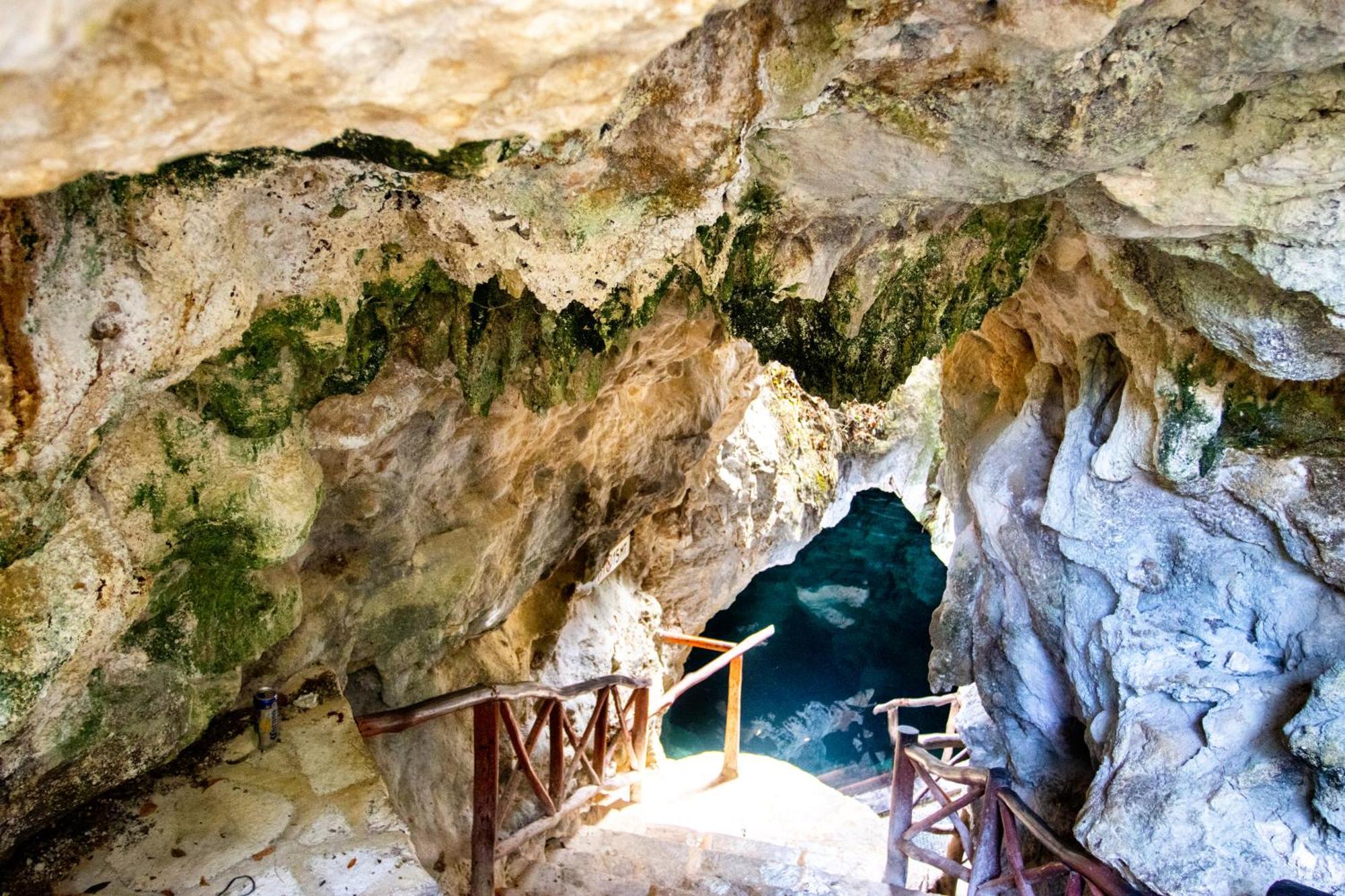 Hotel Casa Tortuga Tulum - Cenotes Park Inclusive Eksteriør bilde Entrance to Cenote